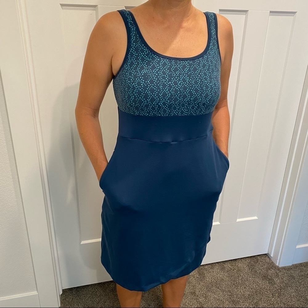 Title Nine Women’s Trellis Blue Connelly Dress w/Built-in Bra Size Medium